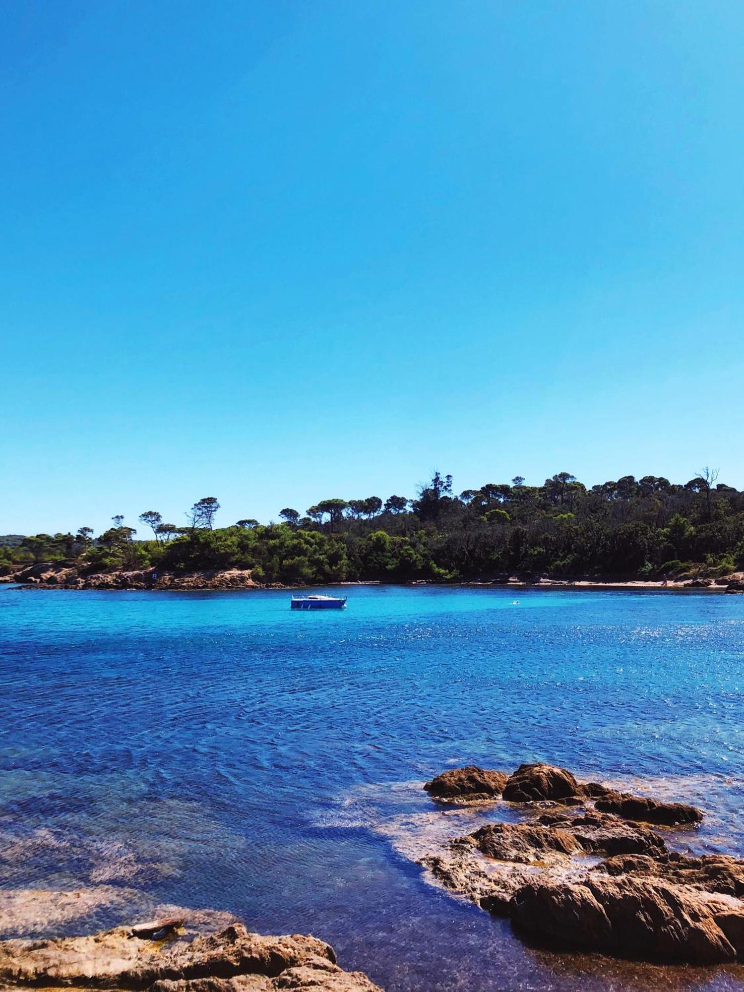 T2 Avec Terrasse & Parking A 5 Min Du Centre, 10 Min Des Plages Hyeres Bagian luar foto